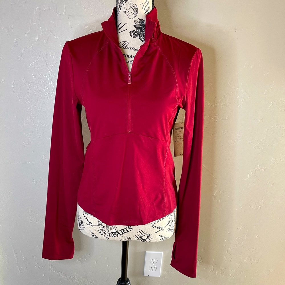 NWT Maroon PINK active half zip workout long sleeve w/thumbholes. Size medium